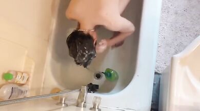Black hair babysitter gets showered after a messy solo session