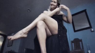 Hot Russian Goddess Crushes Feet On Face Gushes Cum Dripping Femdom
