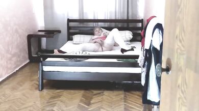 Solo squirted blonde milf with big natural tits fingered in stockings