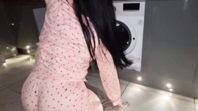 BBC destroys tight pawg snatch massive creampie in washer