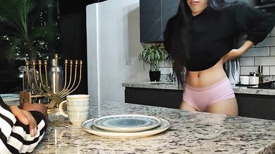 Surprise visitor fucks me while husband’s away colombiana creampie
