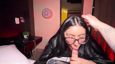 Hot Colombian girl from Tinder gets stuffed in motel rough sex session