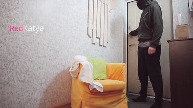 Delivery guy’s massive extender breeds blonde milf raw surprise creampie