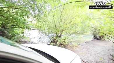 Río salvaje y calor brutal me partió el culo sin piedad