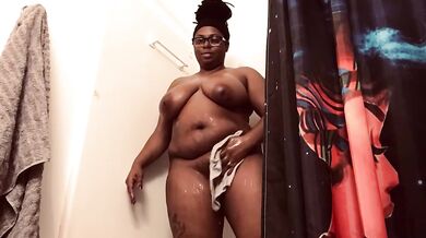 Ebony Toy Takes Control of Her Craving in the Shower