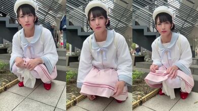 Slipping into a diaper in public with strangers watching