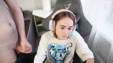 gamer girl ruined deepthroat while gaming chair fucked raw