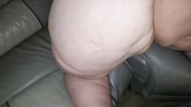 BBW gets her pussy ate then creampied on the couch
