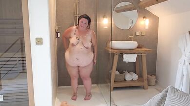 I masturbate in the shower with a giant dildo her big ass gushing orgasm