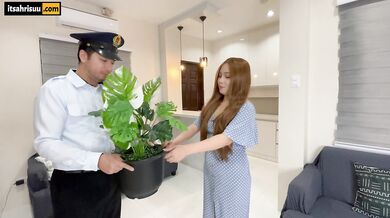 KInantot ni missis ang security guard habang wala si mister