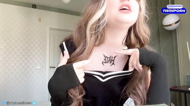 Big ass Tinder teen Egirl lose in truth or dare and masturbates for you. FaceTime call