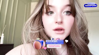Big ass Tinder teen Egirl lose in truth or dare and masturbates for you. FaceTime call