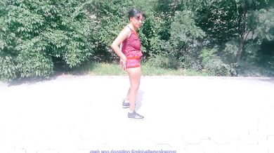 Public biker babe gets stuffed in nyc park yoga session