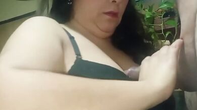 Reynaluz gets throat wrecked while jugando oral