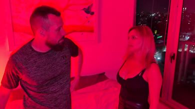 MILF girlfriend wants rough sex before dinner Argentina bimbo gushes on big dick