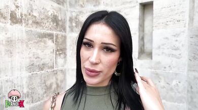 Brunette public blowjob steals cum in her mouth while Italian beauty deepthroats in park