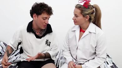 Big dick patient gets nurse attention right in the hospital