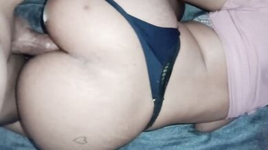 Madura gostosa reclamando enfiando tudo no seu cu anal amador milf