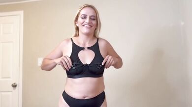 Stacey Daniels Gets Her Mouth Fucked Rough Hardcore Blowjob
