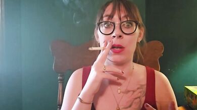 Smoking milf lips ruined with teeth and lipstick fetish