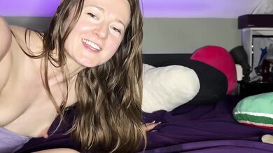 Big ass milf solo squirt clit sucker fucks herself till gushing orgasm