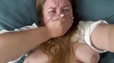 Stranger on Tinder creampies her face down in missionary sex