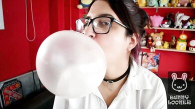 Hot Secretary chews Bubblegum in pantyhose for your big ass fantasies