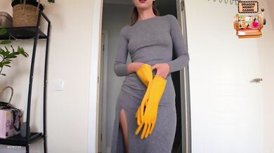 Step Mom Catches Boner While Cleaning BIG Ass Milf Takes Over