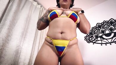 Latina milf’s oiled ass squirts with a vibrator guaranteed orgasm