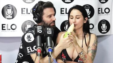 Jenifer Play Gags on a Banana and Gets Creamed