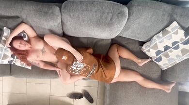 Scarlet Peach Destroys Delivery Driver in Hardcore Cumshot Frenzy