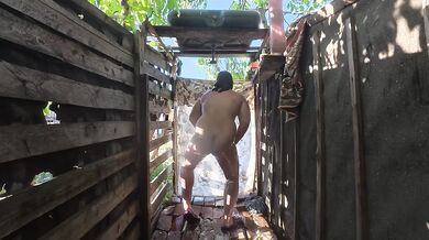 Outdoor shower couple ruined by greedy mouths cumming in the backyard