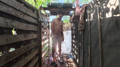 Outdoor shower couple ruined by greedy mouths cumming in the backyard
