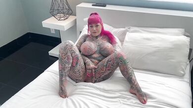 Tiger Lilly destroys Pornstar Slayer with her wet thick pussy POV