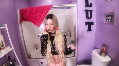 Stepdaughter’s dripping pussy gets destroyed by stepdaddy’s monster cock