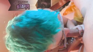 Blue hair hippie chick deepthroats like a pro lucky me gets the best head ever