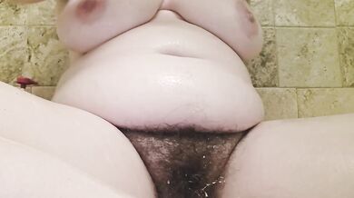 Hot shower time for v0i1et her big pussy gets destroyed