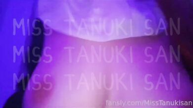 Miss Tanuki San leaks on Fansly raw compilation 17 mins huge dildo orgasm bathtub solo
