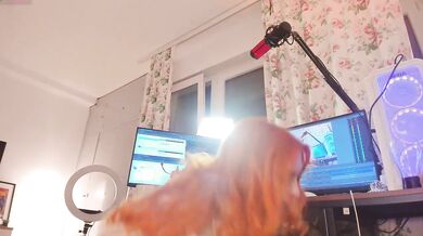Petite redhead ruined by her own vibrator thick girl solo session