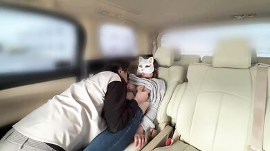 Screaming car sex with a married MILF before work