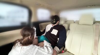 Screaming car sex with a married MILF before work