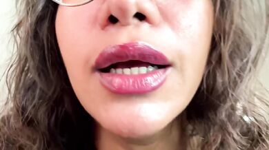 5 Minutes of Besos ASMR Close Mic Wet Kisses Solo