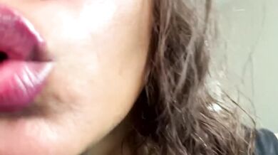 5 Minutes of Besos ASMR Close Mic Wet Kisses Solo