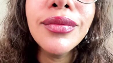 5 Minutes of Besos ASMR Close Mic Wet Kisses Solo
