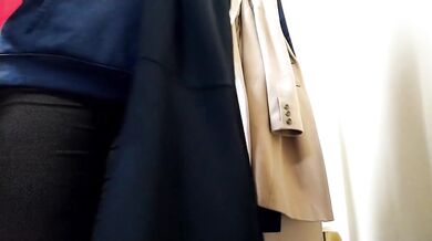Stepmom's Fitting Room Flashing Her Big Ass With Pantyhose