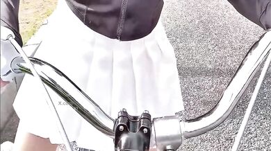 Bicycle Vibrator destroys my pussy on the open road