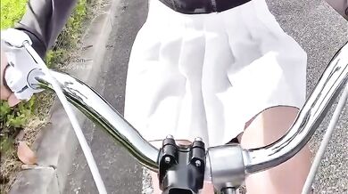 Bicycle Vibrator destroys my pussy on the open road