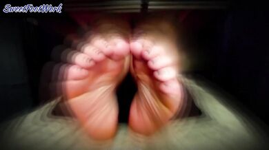 Mesmerized by big feet worshipping foot mistress gets edged and drained