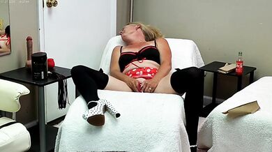Secretary slut squirts while screwing her boss with big tits high heels nylons