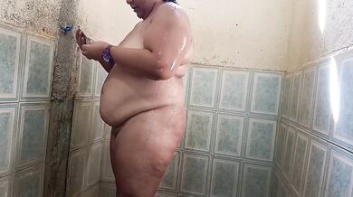 Chubby latina takes hot bath wants my big butt big ass solo play